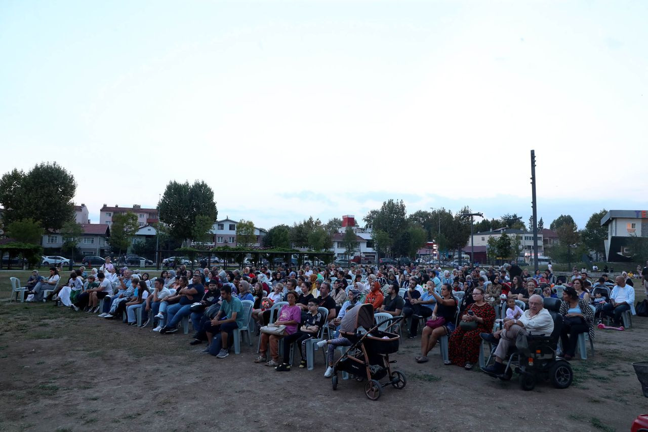 Sakarya Millet Bahçesi’nde Unutulmaz Cumartesi: Konser, Oyun ve Film Şöleni - Sayfa 1