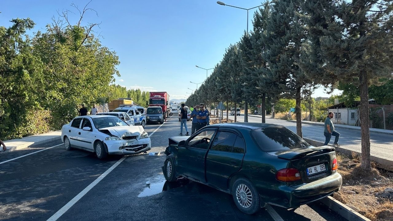 Malatya'da Zincirleme Trafik Kazası