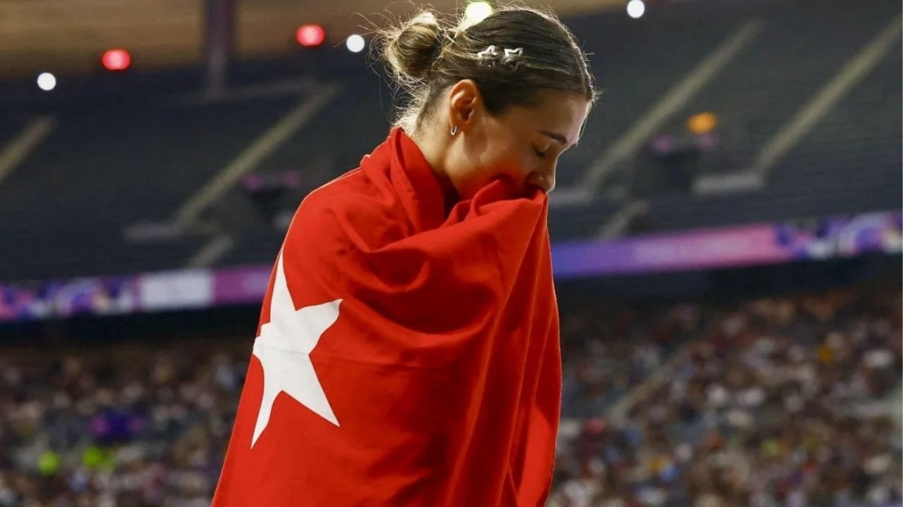 Milli Para Atlet Aysel Önder, Paris 2024'te Gümüş Madalya Kazandı