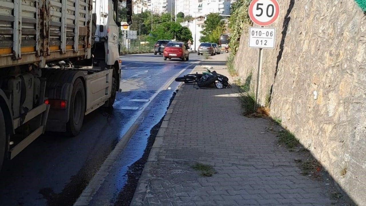 Tırın Çarptığı Motosiklet Sürücüsü Hayatını Kaybetti