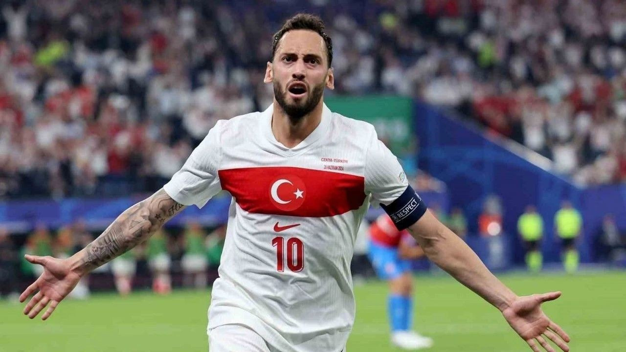 Hakan Çalhanoğlu, Ballon d'Or'a Aday Gösterildi