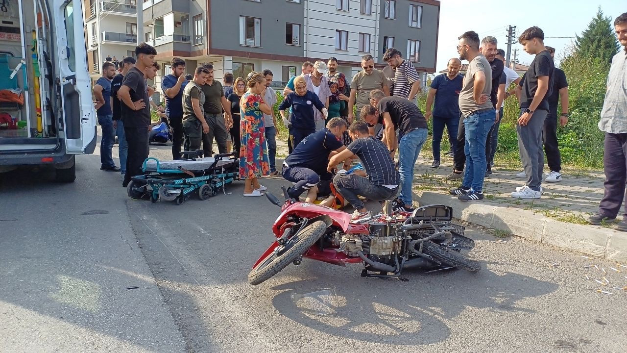 Düzce’de İki Motosiklet Çarpıştı: Sürücüler Yaralandı