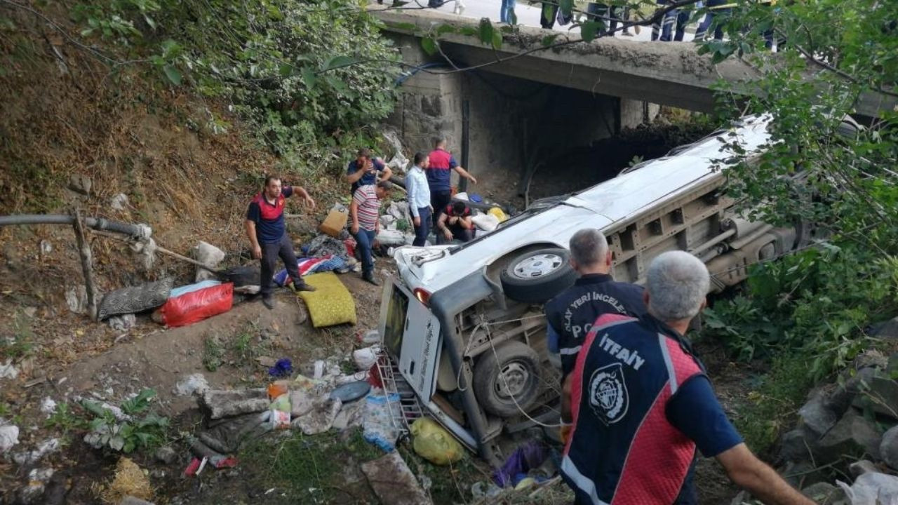 Tokat'ta Mevsimlik İşçileri Taşıyan Minibüs Devrildi: 26 Yaralı