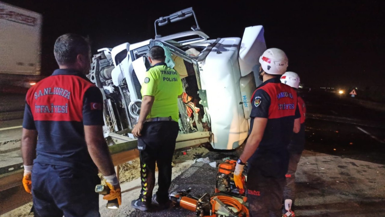 Şanlıurfa'da yakıt tankeri devrildi: 1 ölü