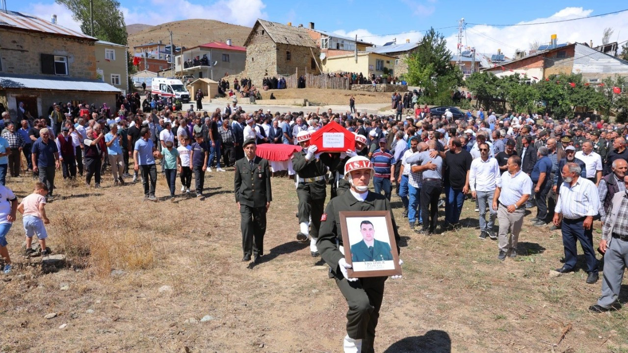 Kalp krizi sonucu vefat eden uzman çavuş son yolculuğuna uğurlandı