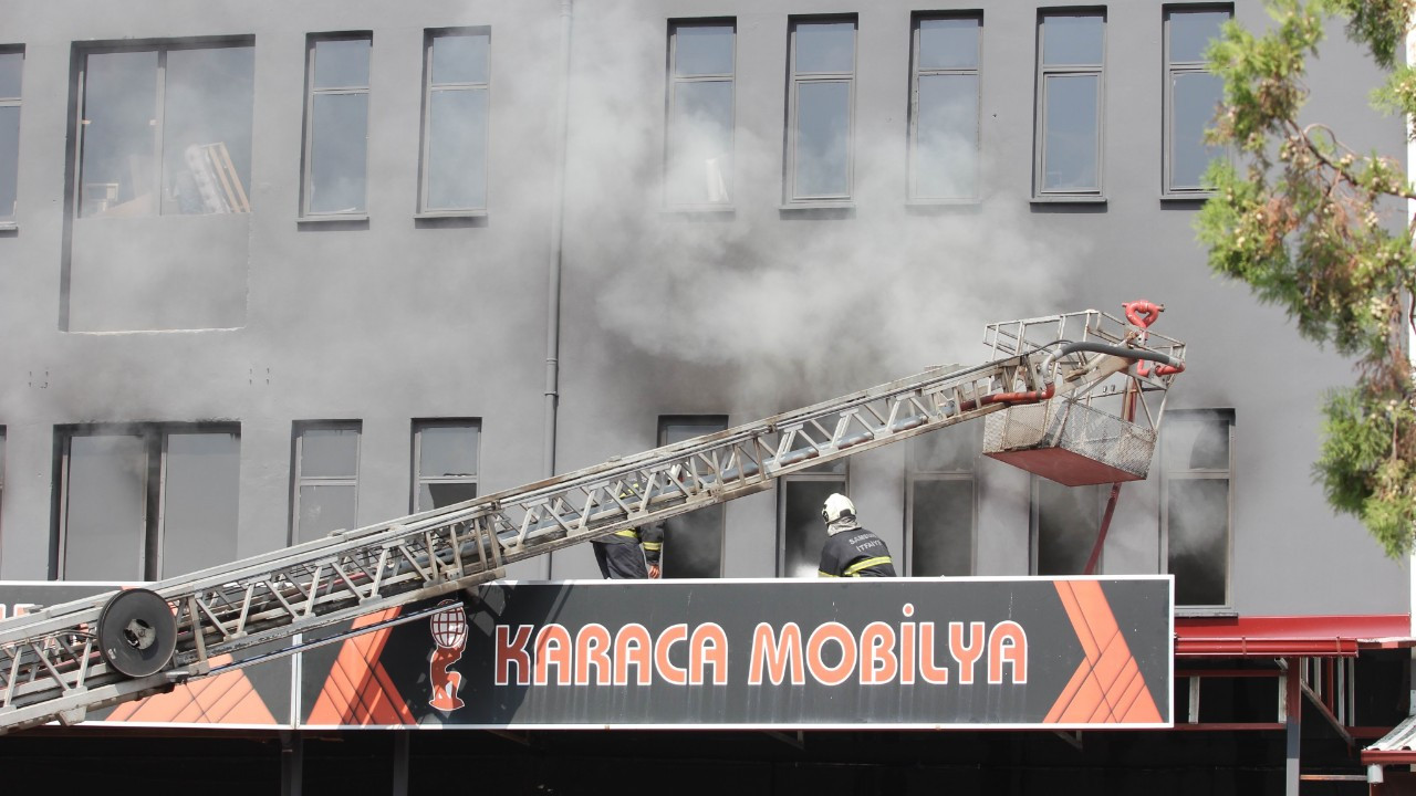 Samsun'da mobilya fabrikasında yangın