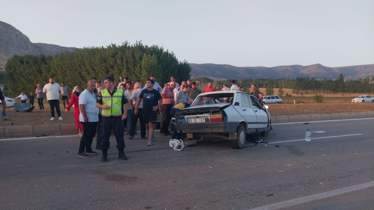 Tokat’ta İki Otomobil Çarpıştı: 1 Kişi Hayatını Kaybetti, 1 Yaralı - Sayfa 1