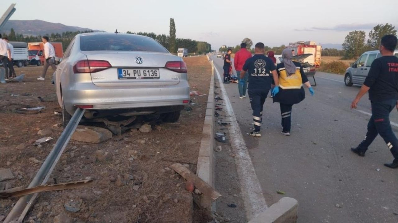 Tokat’ta İki Otomobil Çarpıştı: 1 Kişi Hayatını Kaybetti, 1 Yaralı