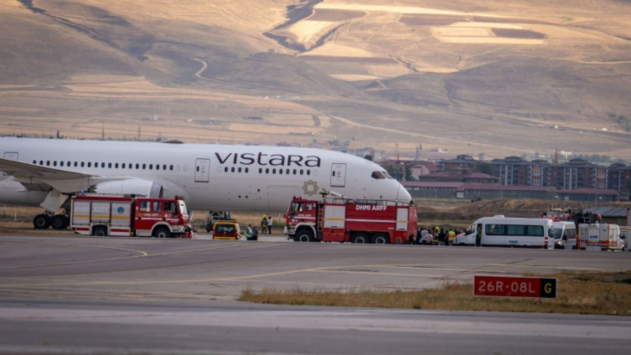 Hindistan Uçağına Bomba İhbarı! Erzurum’a Acil İniş Yaptı