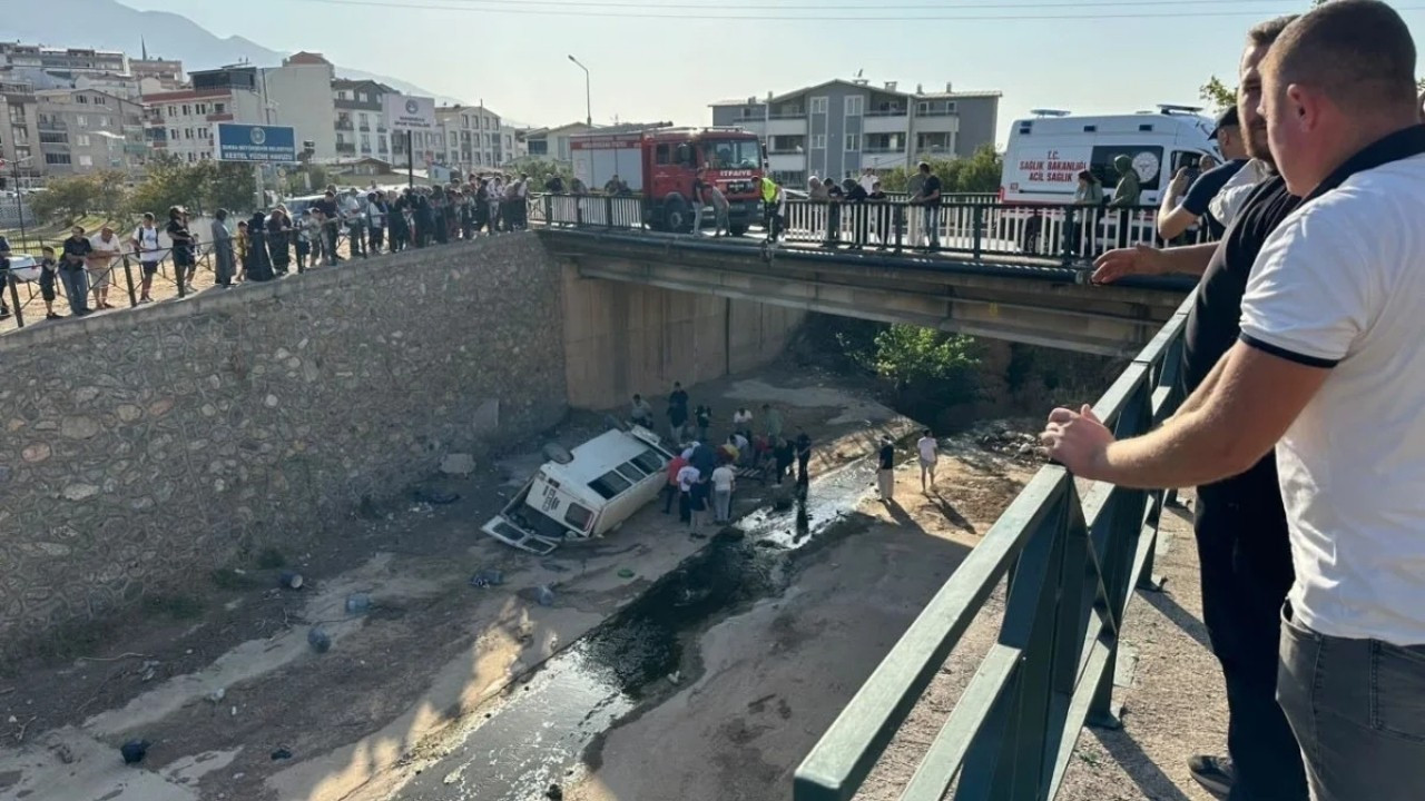 Yürek sızlatan tesadüf: Oğlunun öldüğü yerde kaza yaptı!