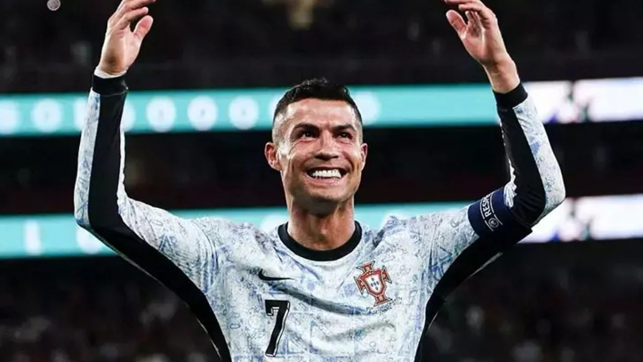 Cristiano Ronaldo'dan Bir Rekor Daha! Futbol Tarihinde Bir İlk