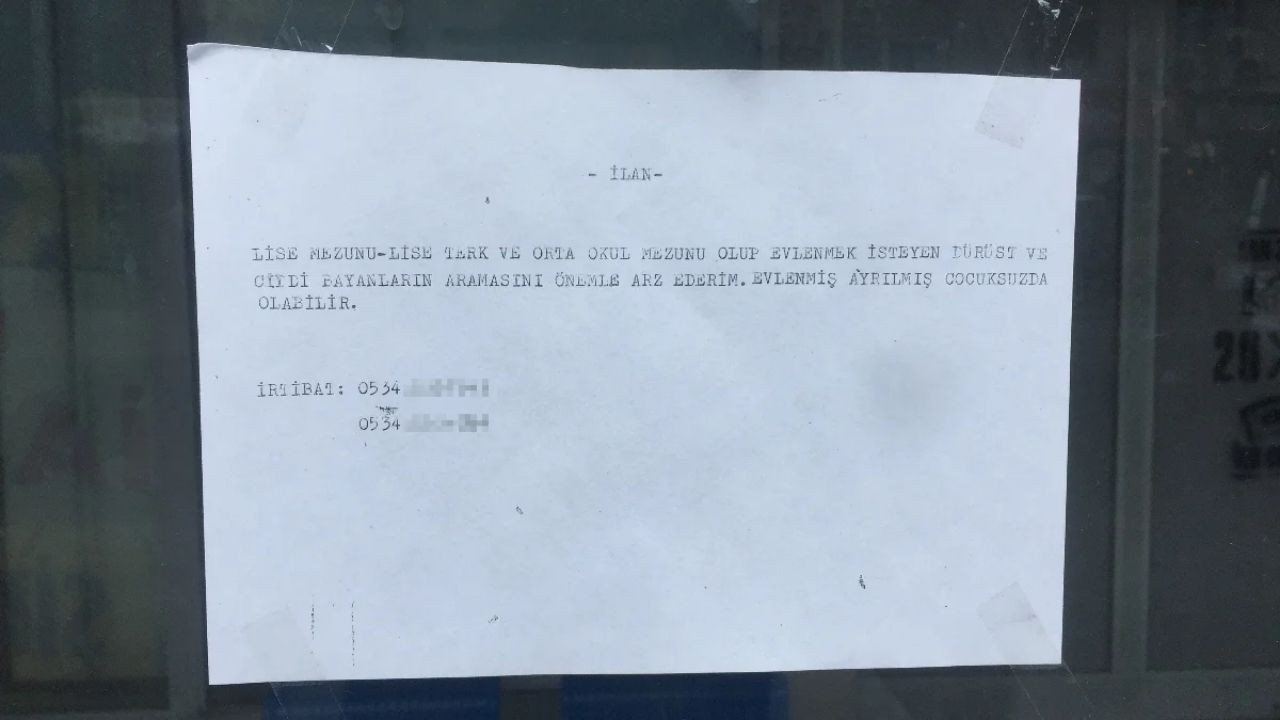 Adana’da Otobüs Durağına İlan Asarak Evlenecek Kadın Aradı