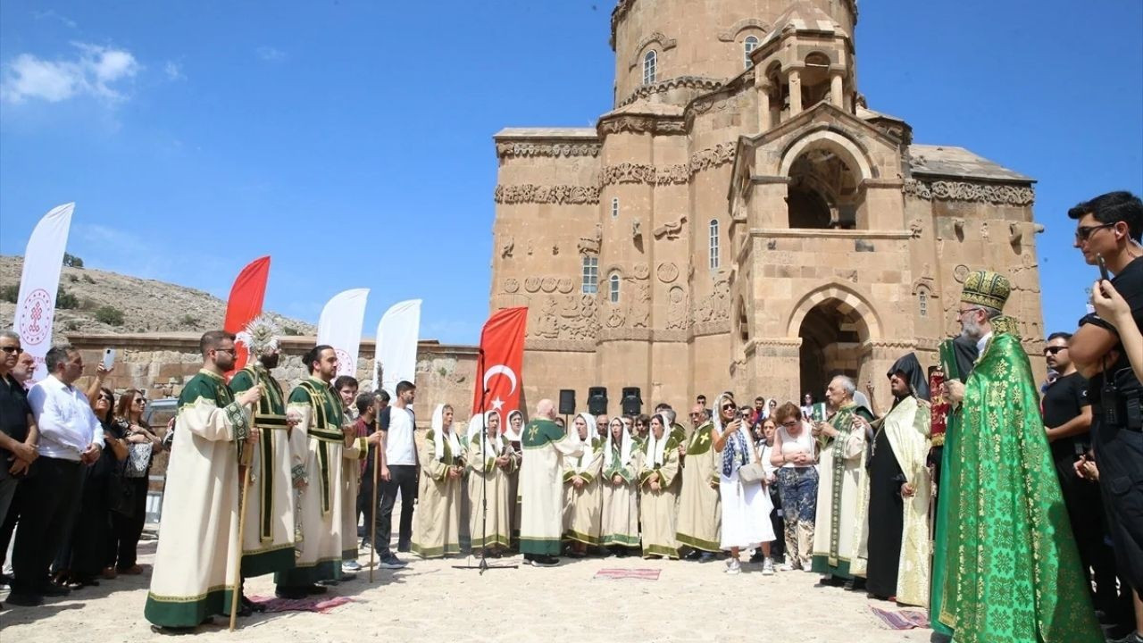 Akdamar Kilisesi'nde 12. Geleneksel Ayin Sona Erdi