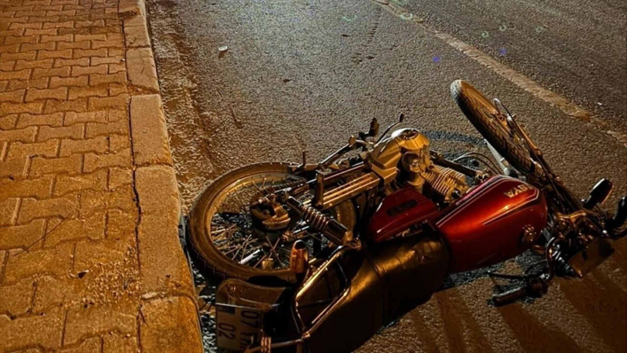 Antalya Alanya'da Motosiklet Kazası: 1 Ölü, 1 Yaralı