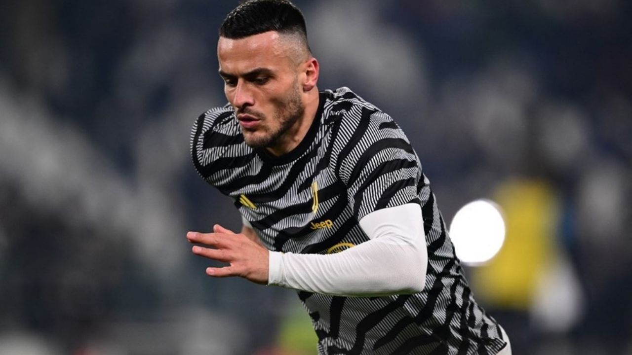 Fenerbahçe Filip Kostic Transferinde Öne Geçti: Galatasaray'la Yarışta