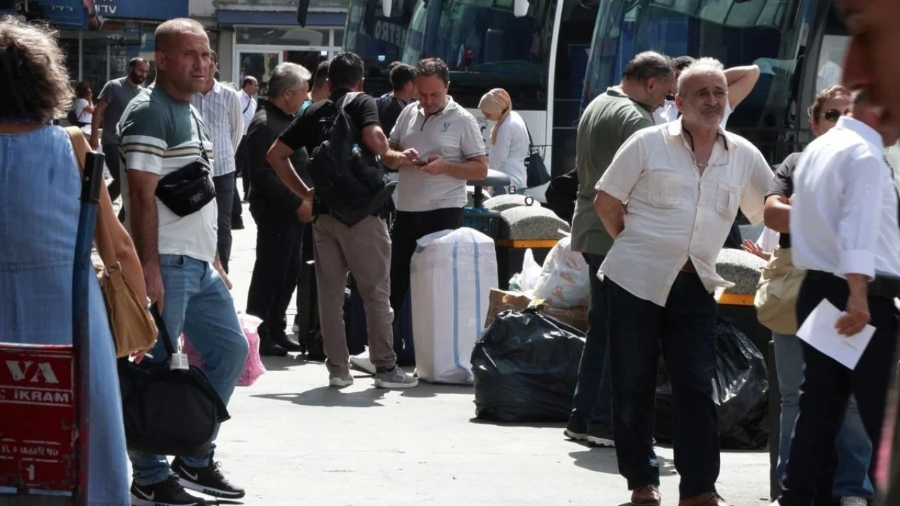 İstanbul'da Okul Öncesi Yoğunluğu: Otogarda Dönüş Trafiği Arttı