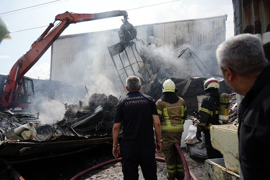 Bursa'da geri dönüşüm tesisinde yangın - Sayfa 6