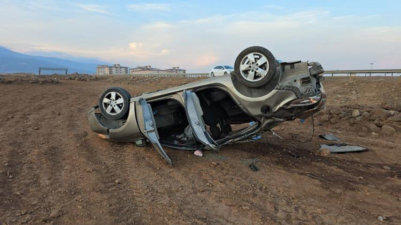 Gaziantep’te çarpışan 2 otomobilden biri takla attı: 4 yaralı - Sayfa 2