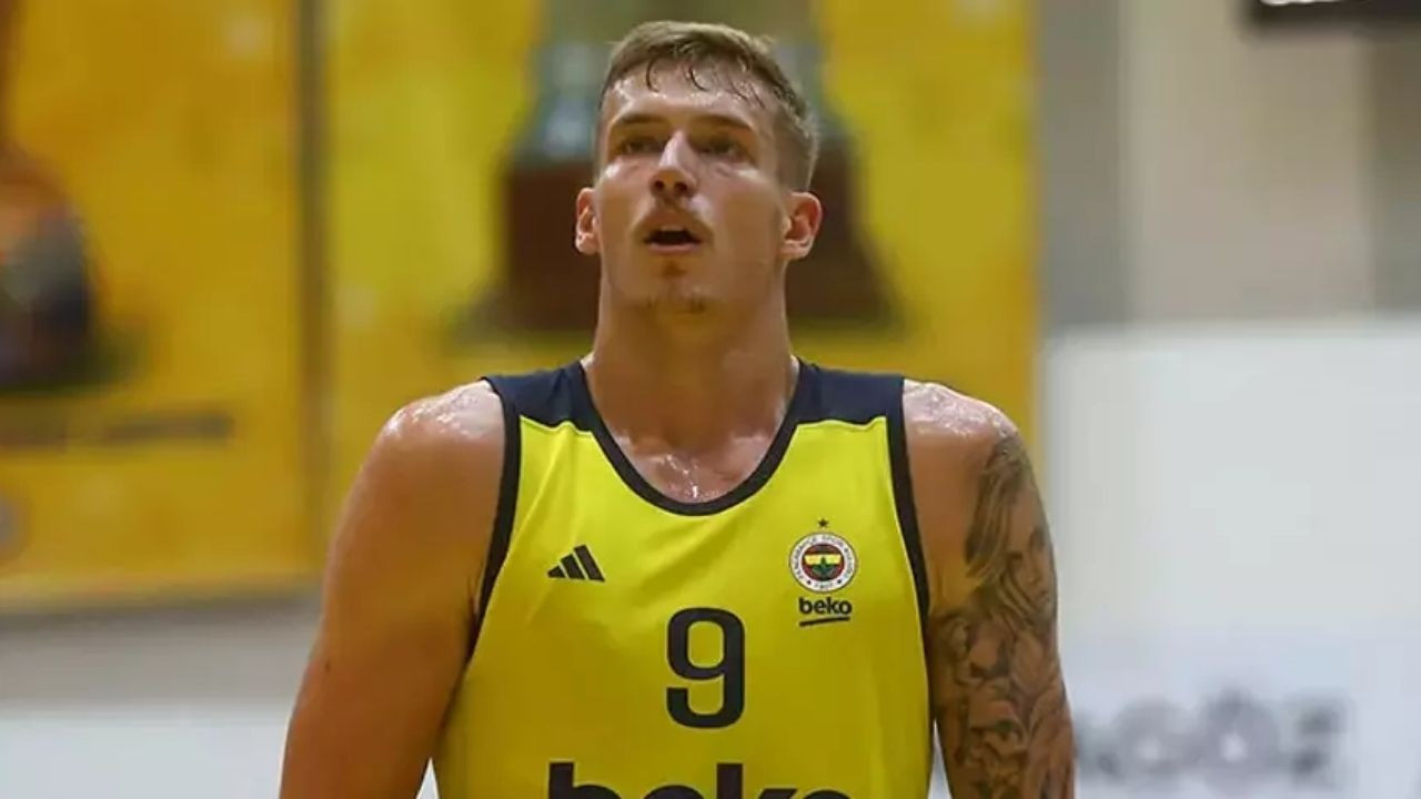 Fenerbahçe’de Sürpriz Ayrılık! Yeni Transfer Luka Samanić Gidebilir