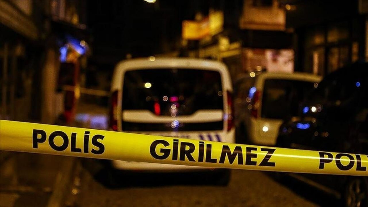 Başkentte kaza yapan otomobil alev topuna döndü: 2 yaralı