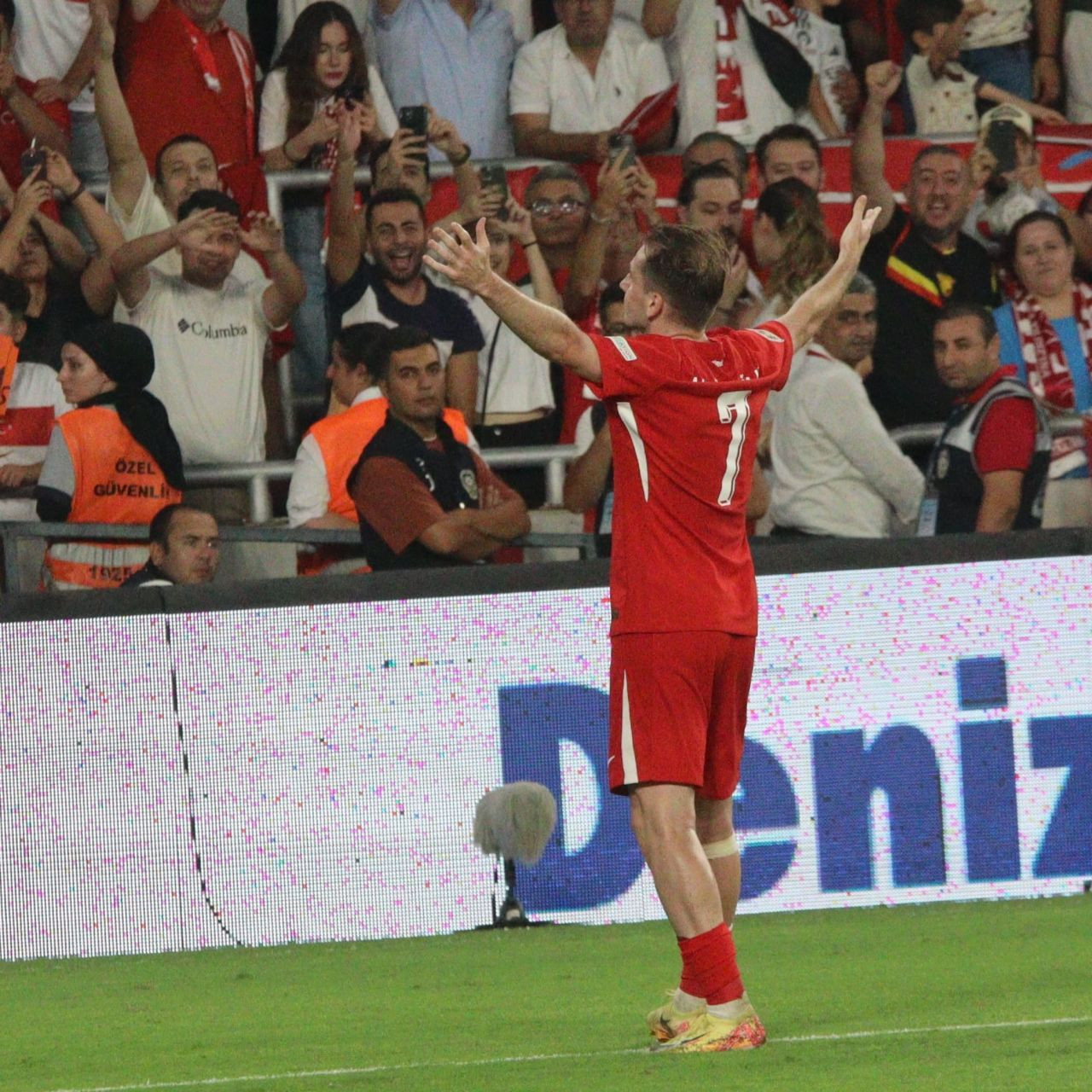 Kerem Aktürkoğlu’nun Şov Yaptığı Gecede Türkiye, İzlanda’yı 3-1 Mağlup Etti - Sayfa 7