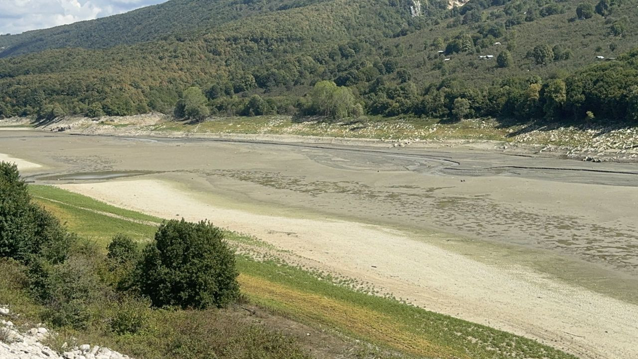 Hasanlar Barajı'nda Kuraklık Alarmı: Su Seviyesi Yüzde 10'a Düştü - Sayfa 3