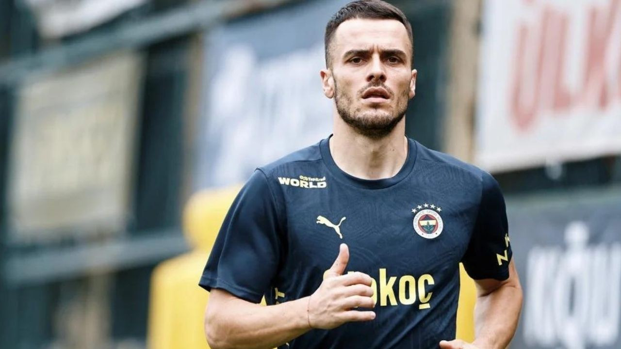 Fenerbahçe'de Filip Kostic İlk Antrenmanına Çıktı