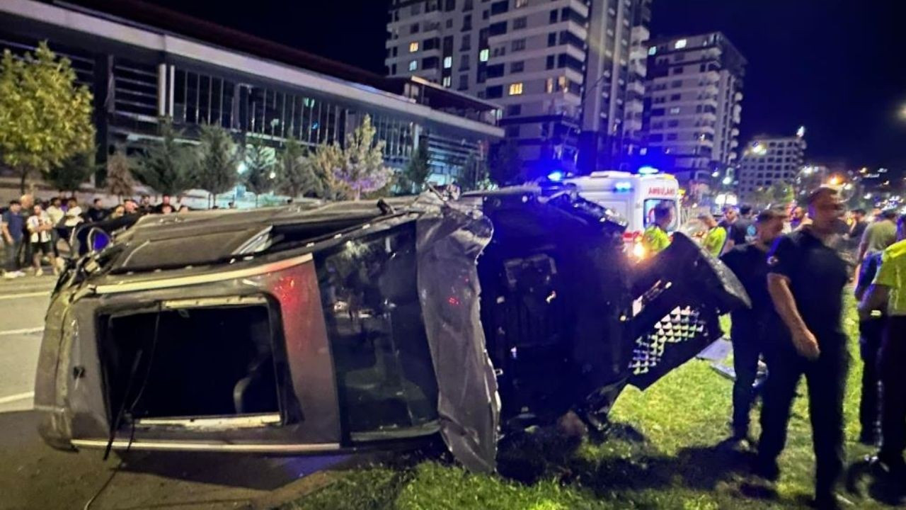 60 Metre Sürüklenen Araçta 1'i Ağır 3 Yaralı