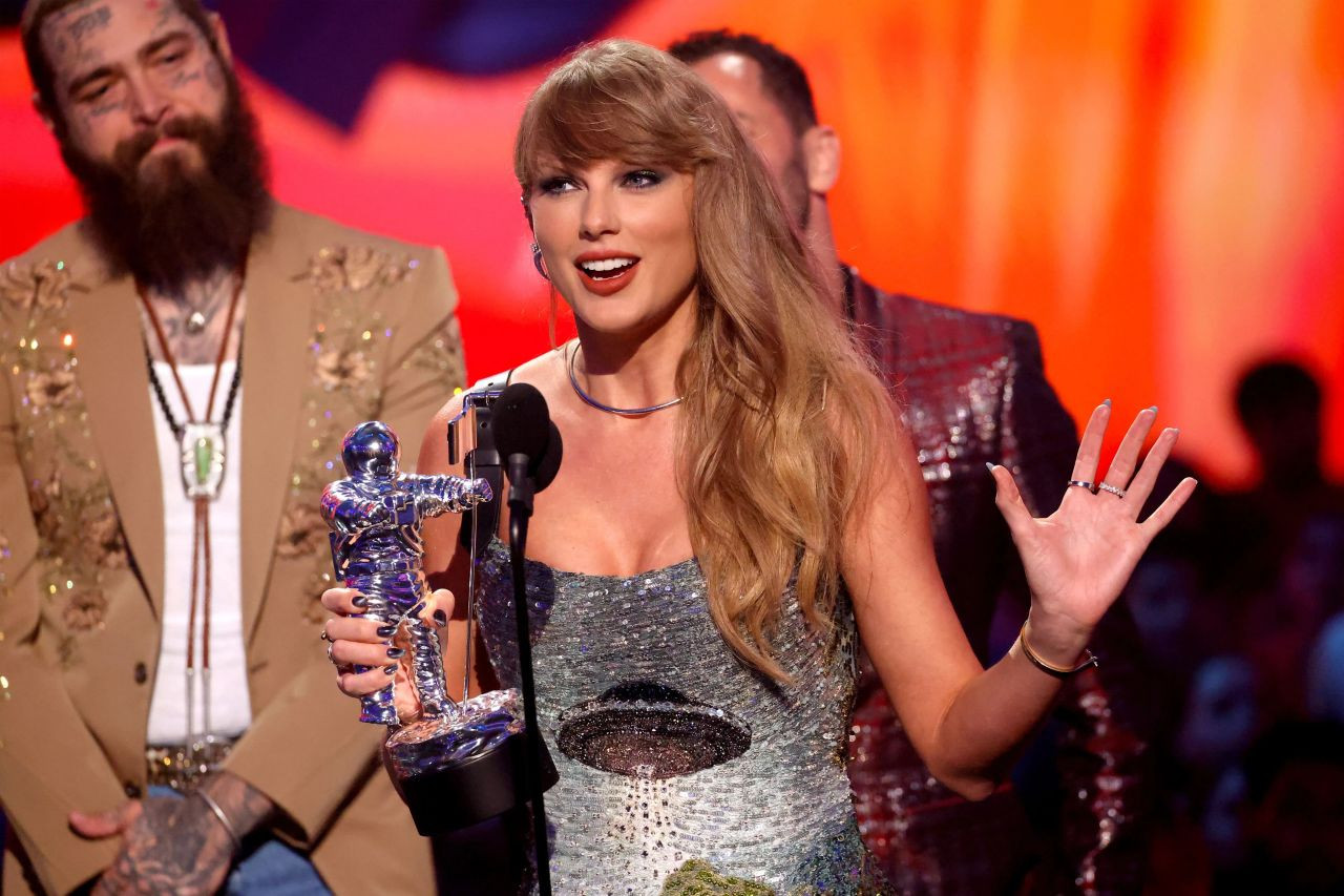 Taylor Swift Rekor Kırdı: 2024 MTV Müzik Ödülleri Gecesine Damga Vurdu! - Sayfa 12