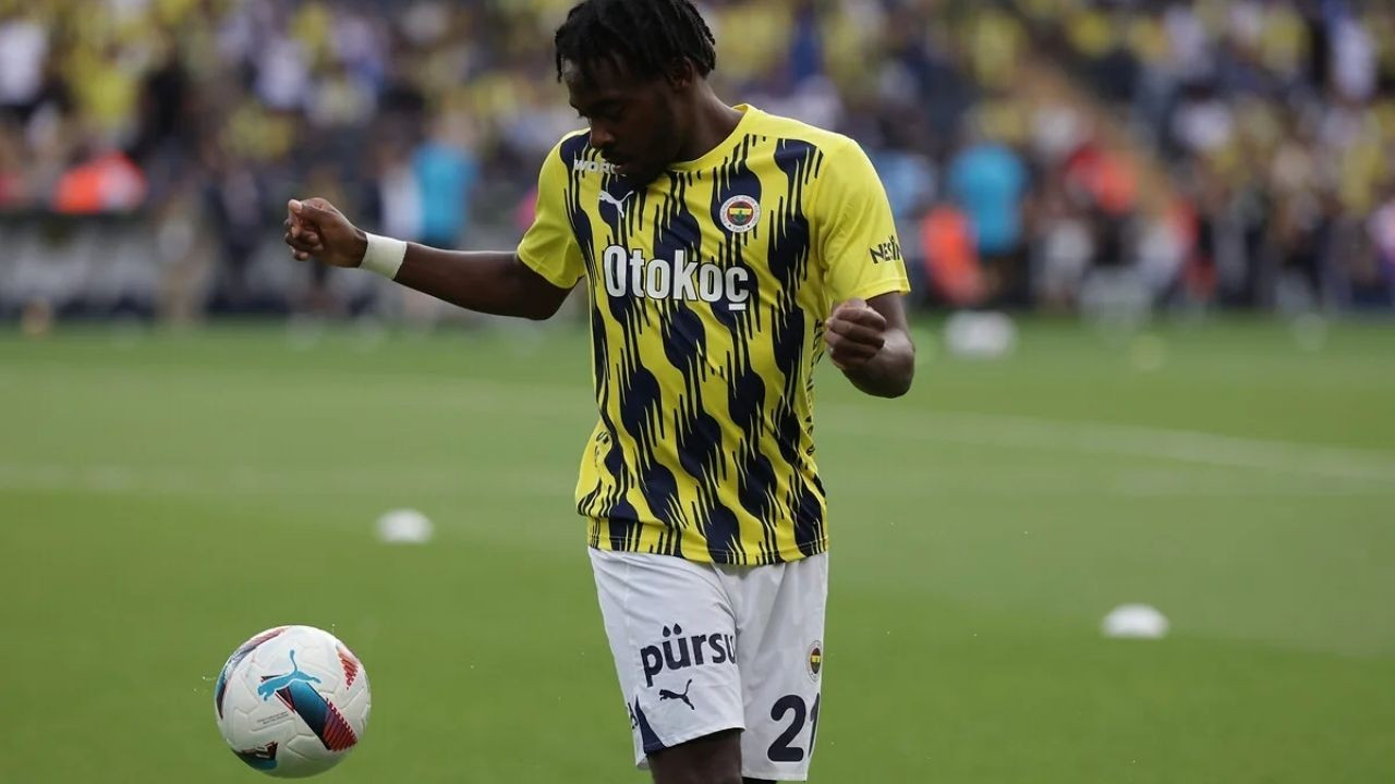 Fenerbahçe, Bright Osayi-Samuel ile Sözleşme Uzatma Görüşmelerine Devam Ediyor