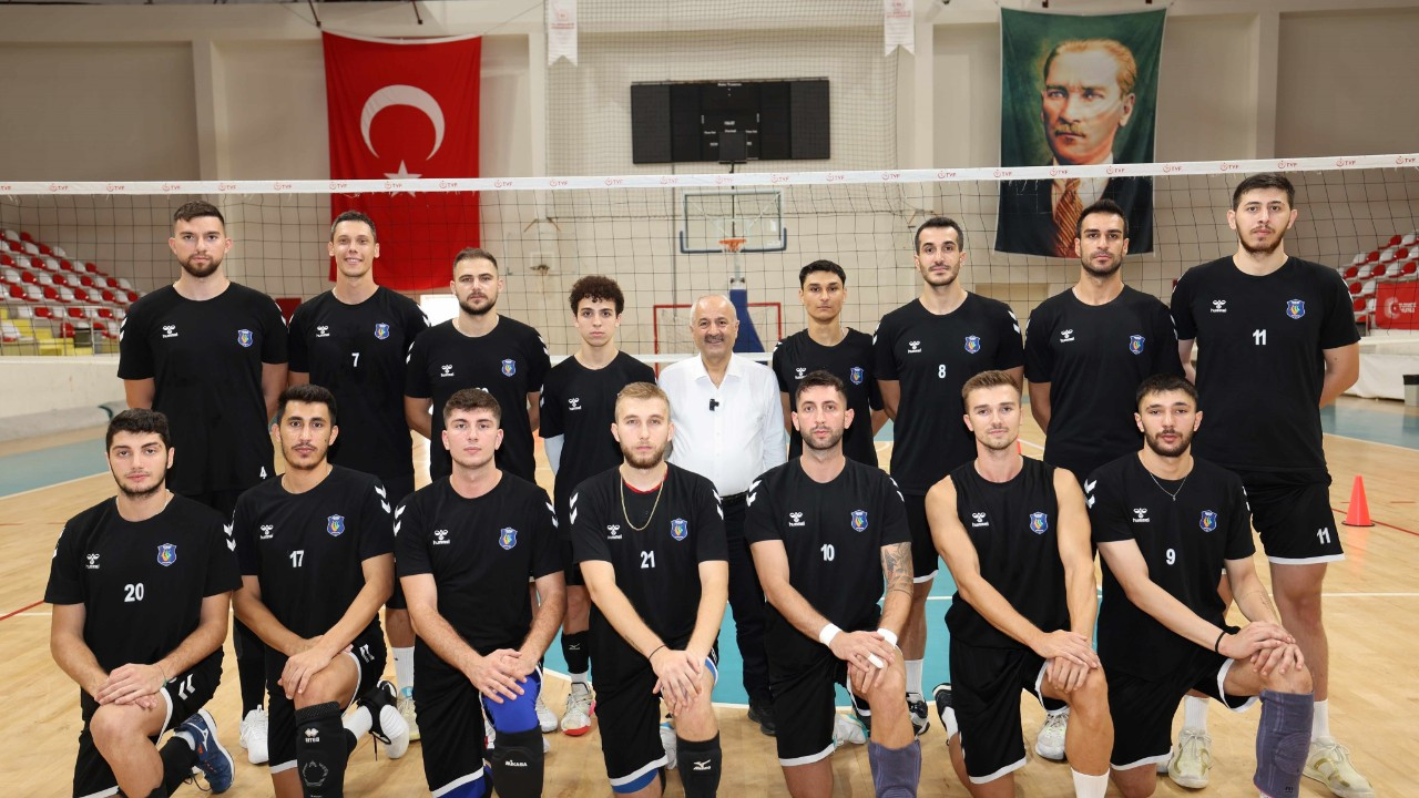 Gebze Belediyesi Voleybol Takımı hazırlık turnuvasına çıkacak