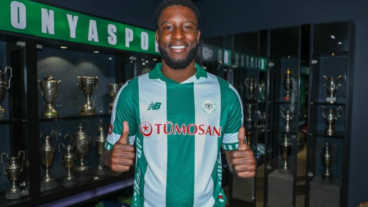 Konyaspor, Defans Oyuncusu Riechedly Bazoer’i Kadrosuna Kattı