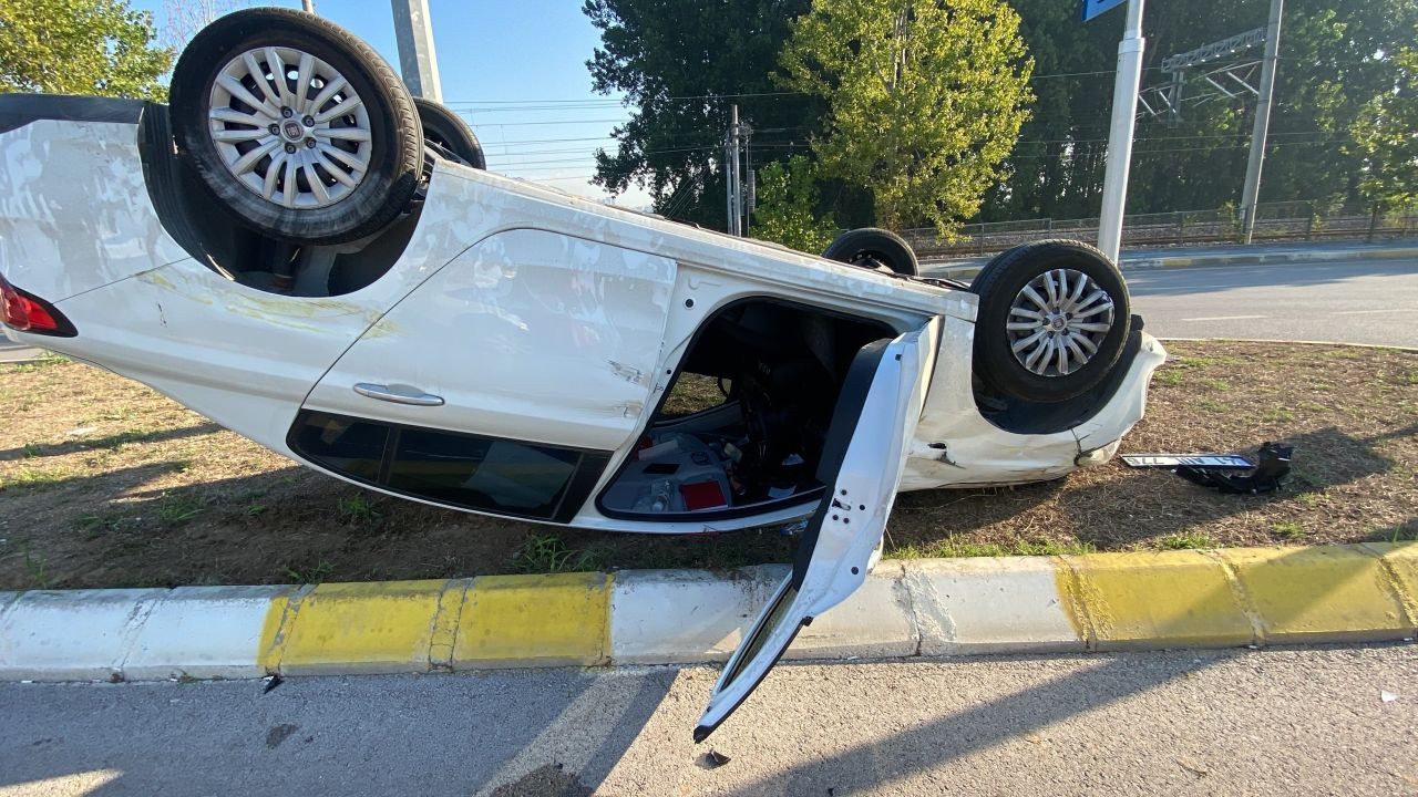 Trafik Işığında Feci Kaza: Otomobil Takla Attı - Sayfa 1