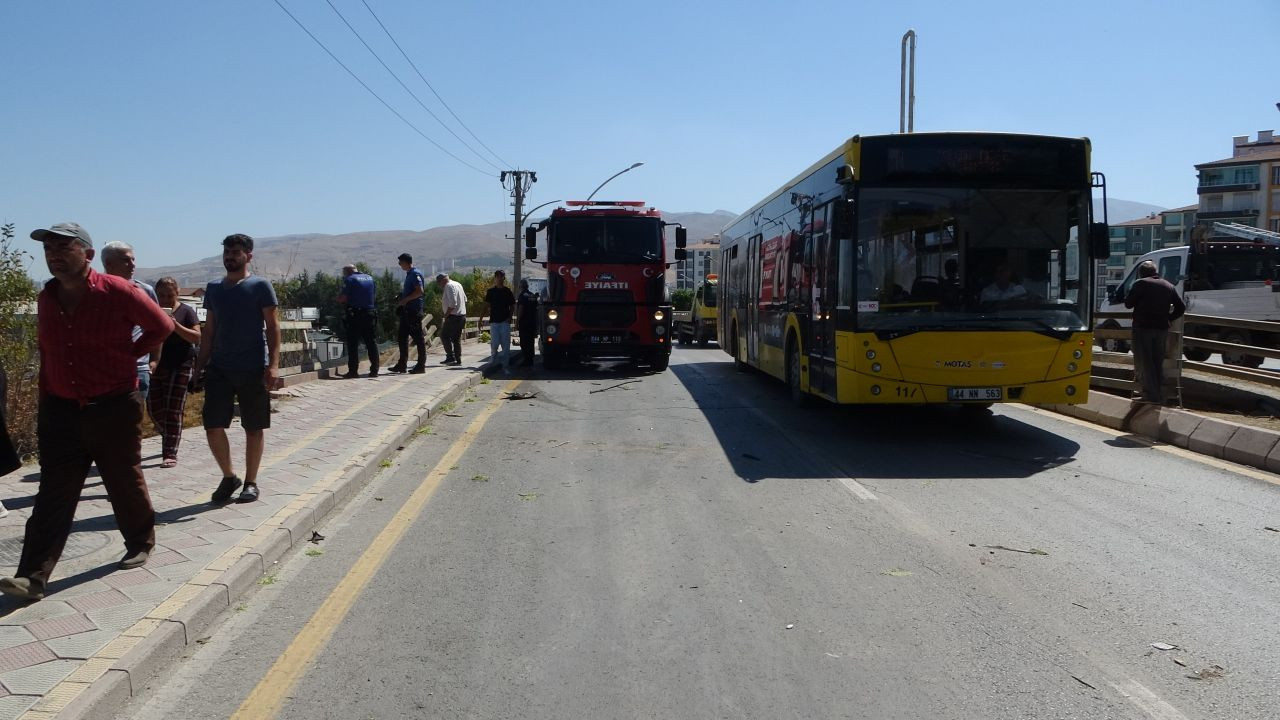 Köprüden uçan araç dik şekilde asılı kaldı - Sayfa 3