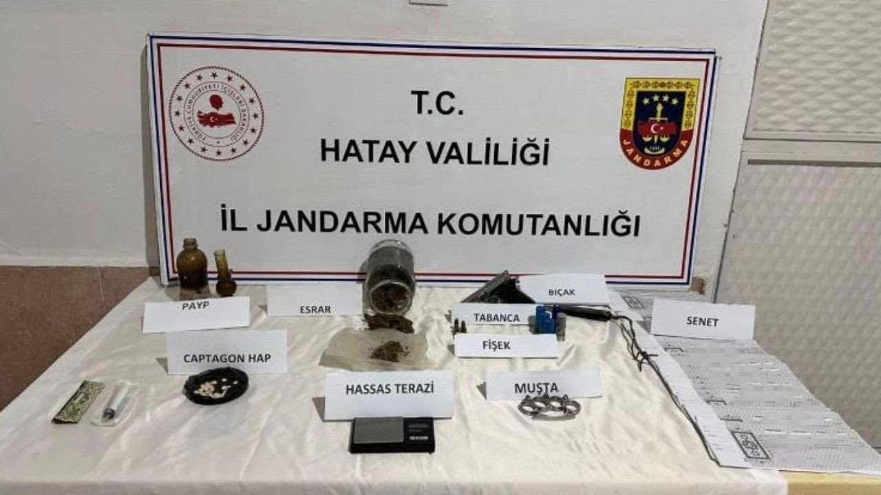 Hatay'da 773 Litre Kaçak Alkol ve 6 Bin Sigara Ele Geçirildi