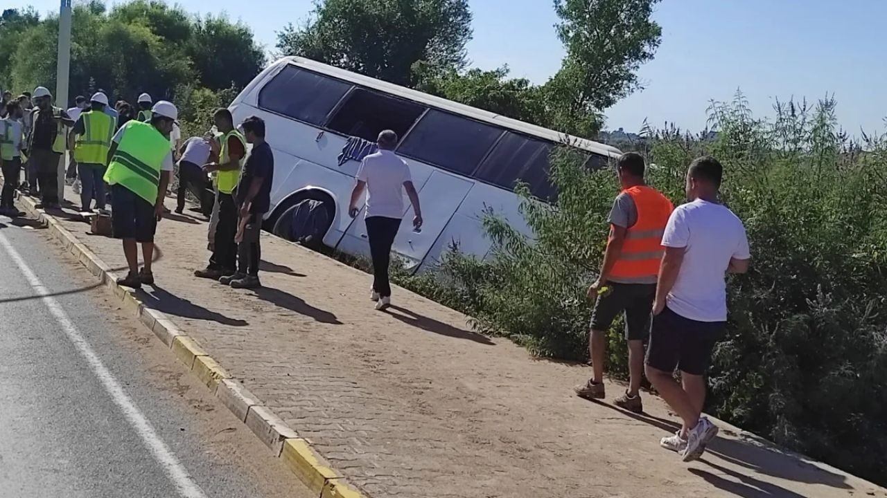 Servis Otobüsü Şarampole Düştü: 7 Kişi Yaralandı