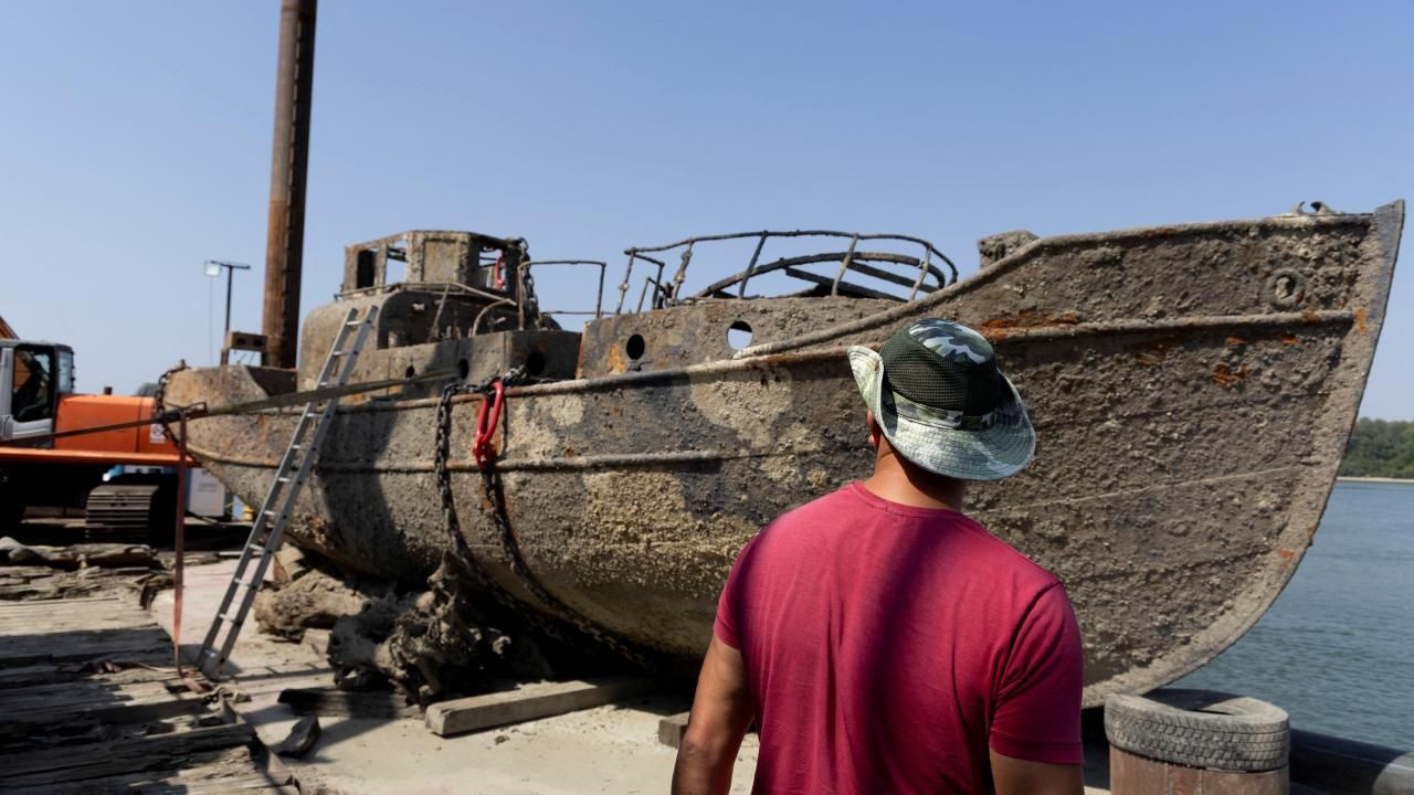 Tuna Nehri'nde Suyun Çekilmesiyle Alman Savaş Gemisi Gün Yüzüne Çıktı - Sayfa 7