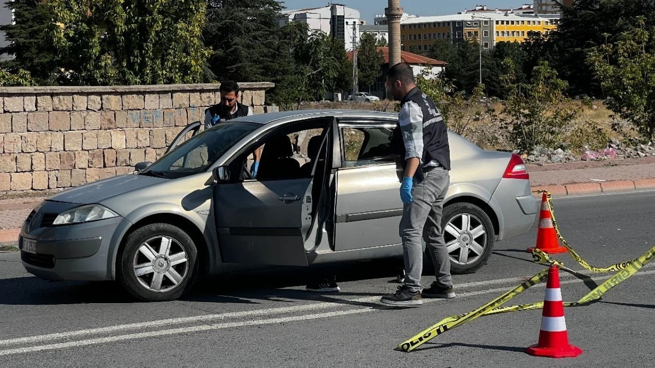 Kayseri'de Eski Eşini 8 Yaşındaki Kızının Önünde Vurdu