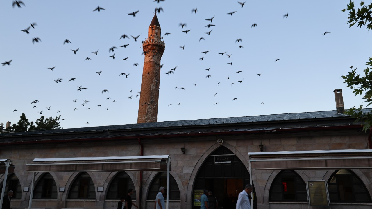 831 Yıllık Sivas Ulu Camii'nde Mevlit Kandili Programı