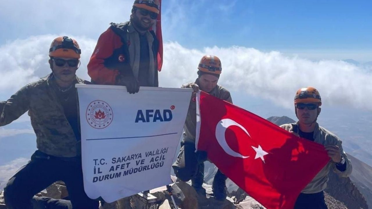 Erciyes'in zirvesinde arama kurtarma eğitimi