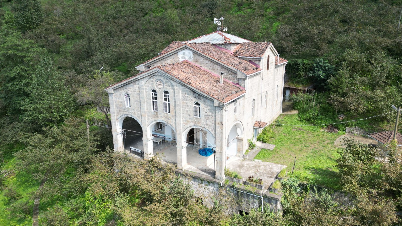 Yaklaşık bir asırdır cami olarak hizmet veriyor