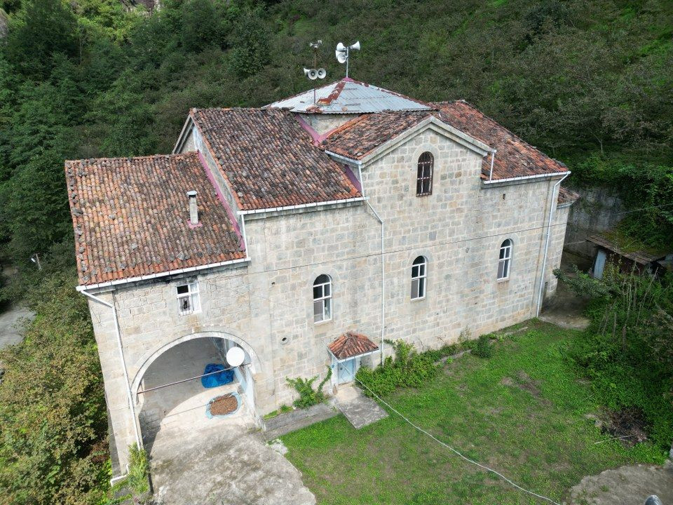 Yaklaşık bir asırdır cami olarak hizmet veriyor - Sayfa 3