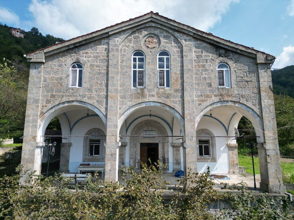 Yaklaşık bir asırdır cami olarak hizmet veriyor - Sayfa 10