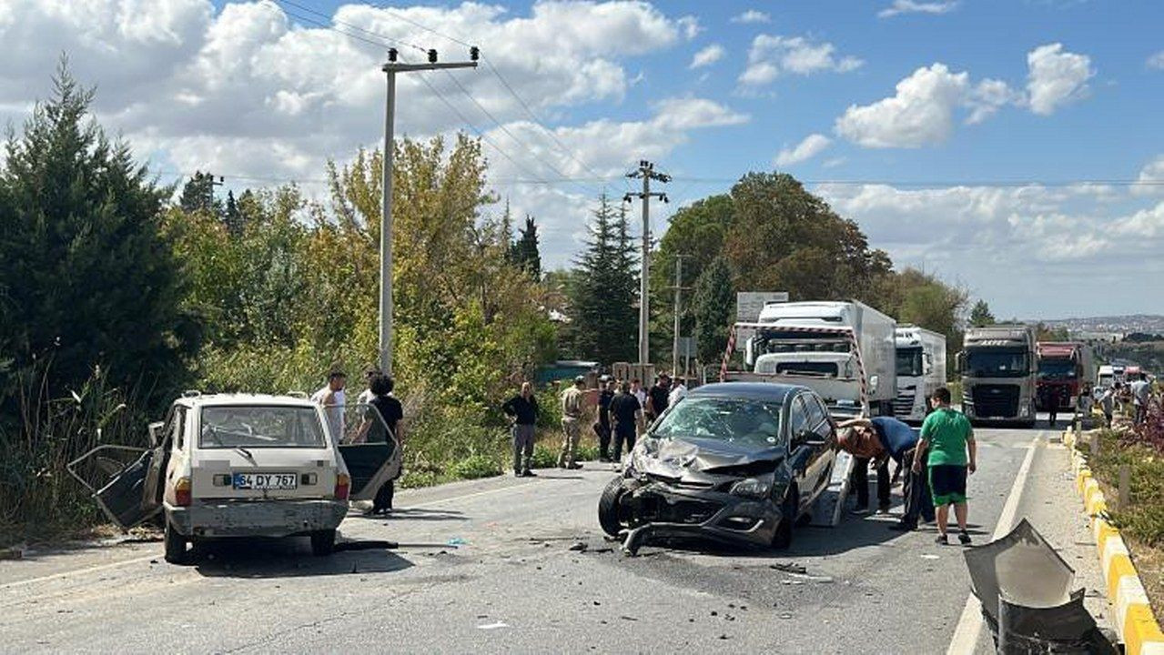 Uşak’ta otomobiller çarpıştı: 1 ölü, 4 yaralı - Sayfa 6