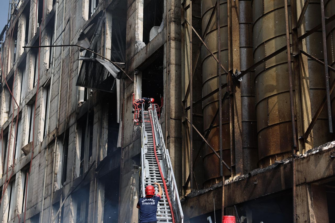 Sakarya'daki Fabrika Patlamasında Yaralı Sayısı 28'e Yükseldi - Sayfa 1