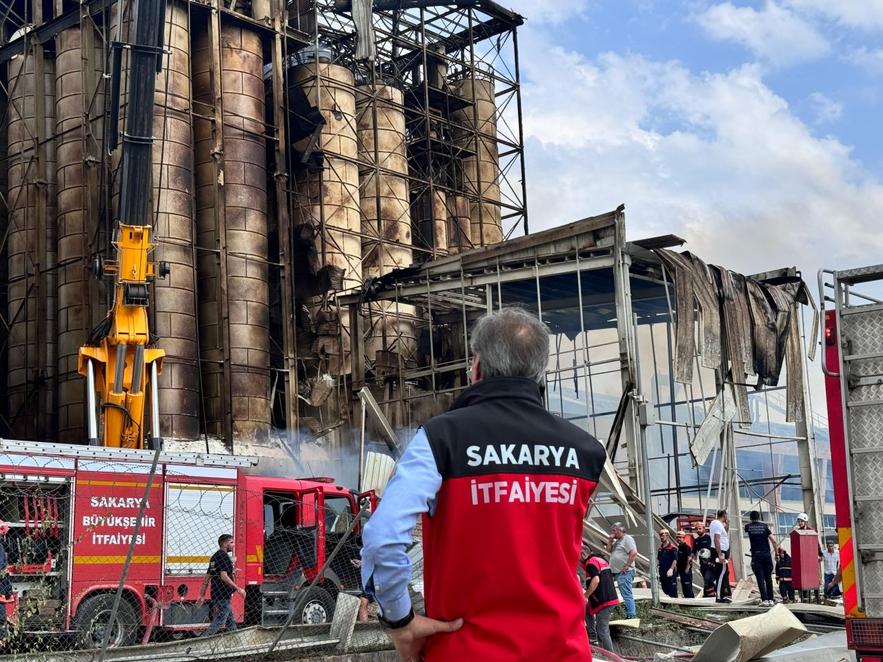 Başkan Yusuf Alemdar'dan Fabrikadaki Yangınla İlgili Açıklama: "Kontrol Altına Aldık" - Sayfa 2