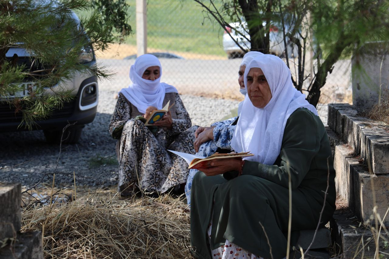 Narin Güran'ın Mezarı Yapıldı: Vatandaşlar Dualar ve Oyuncaklarla Anıyor - Sayfa 9