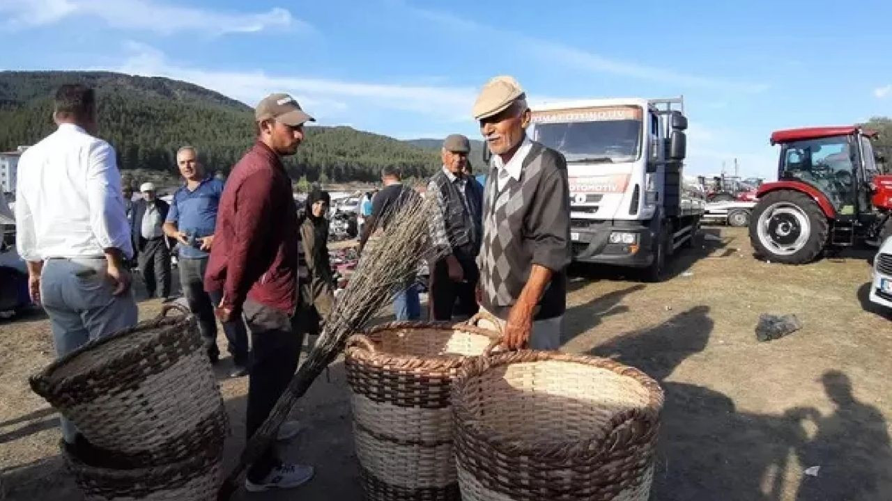 Ağacın Dallarını Sanata Dönüştürdü: Tanesini 1300 Liradan Satıyor