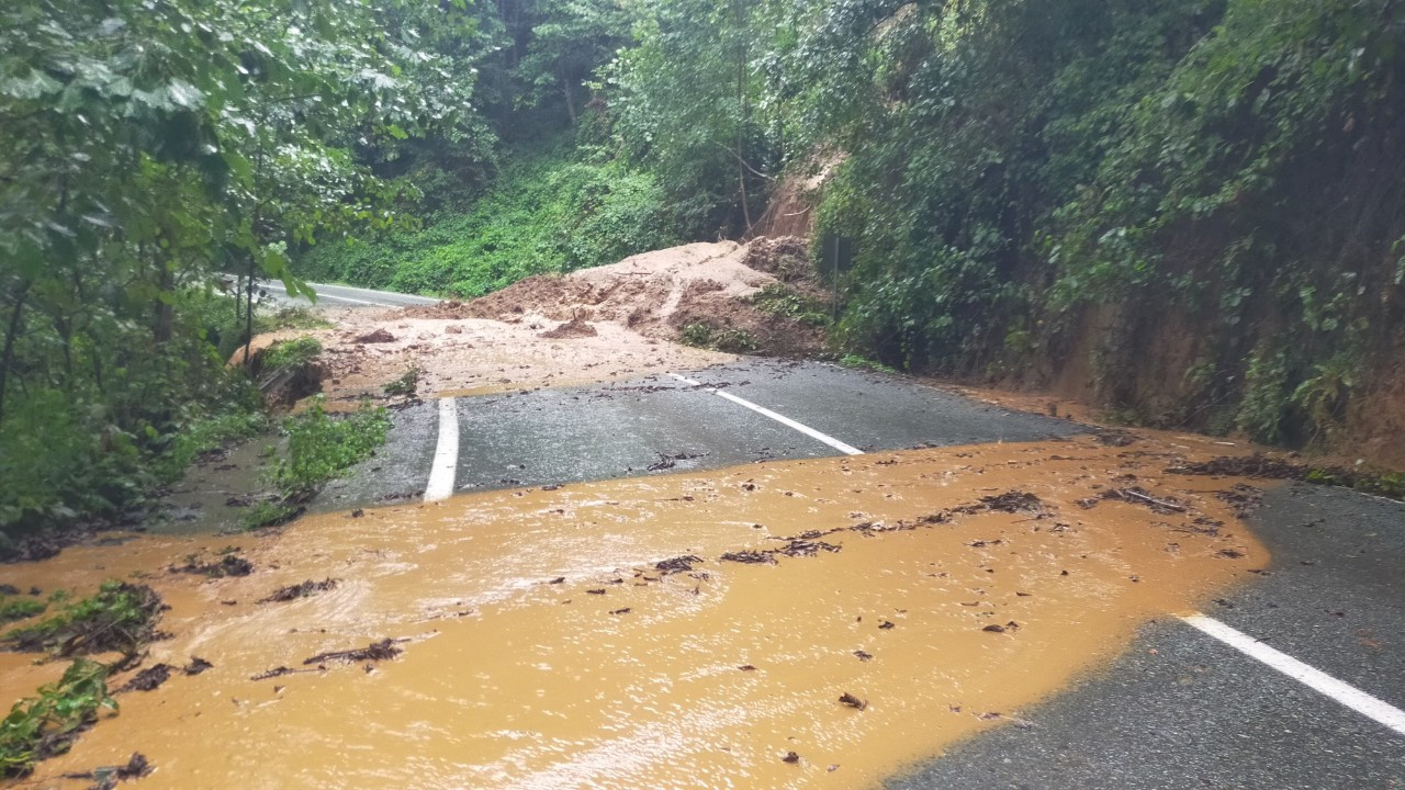 Artvin'de Sağanak Yağış Heyelan ve Taşkınlara Neden Oldu: 32 Köy Yolu Kapandı