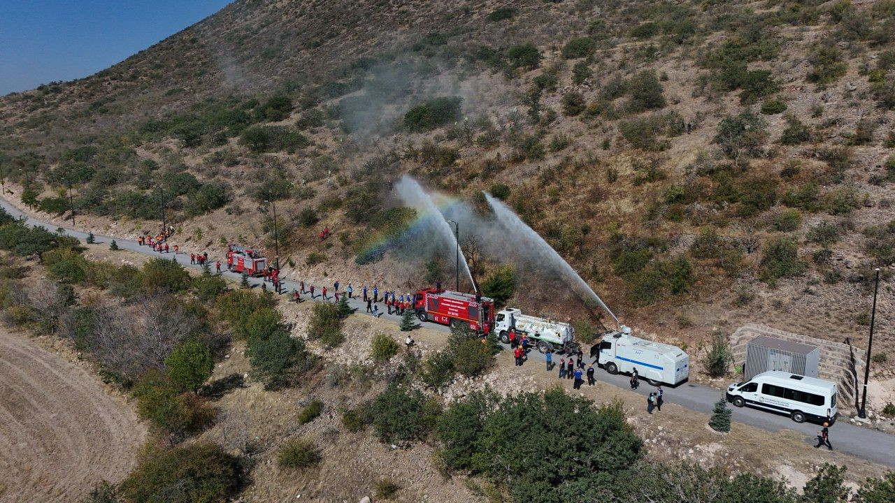 Dağ yangını tatbikatı gerçeğini aratmadı - Sayfa 1